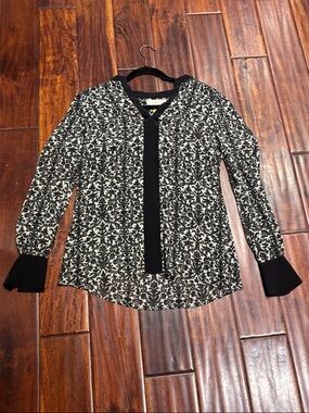 Tory Burch Black and White V-Neck Floral Scroll Blouse
